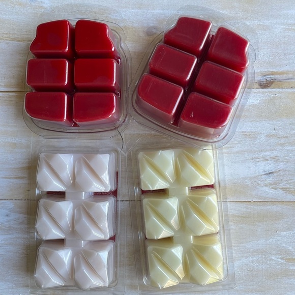 Lot of 4 SCENTED Wax Melts Crisp Apple ~ Silent Night ~ Spiced Vanilla - Picture 3 of 6